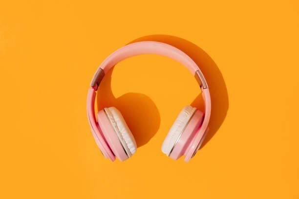 Wireless Headphones — Pink — Good condition, for sale on Mericati